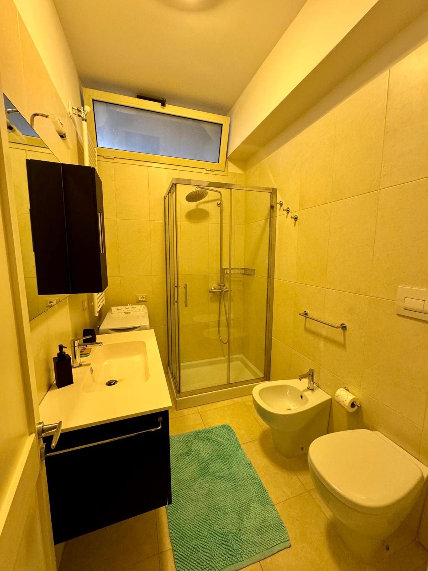 4 Balconi House- Appartamento Moderno A เลชเช ภายนอก รูปภาพ