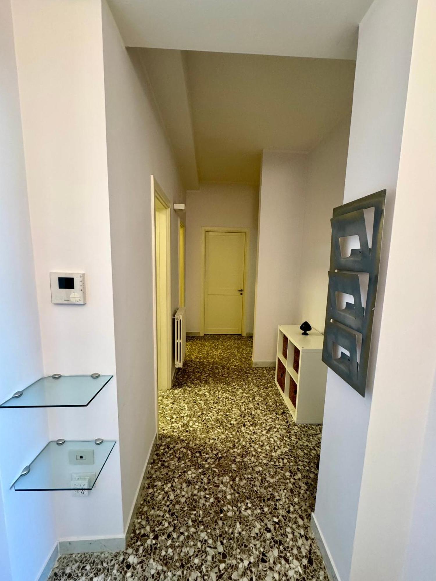 4 Balconi House- Appartamento Moderno A เลชเช ภายนอก รูปภาพ