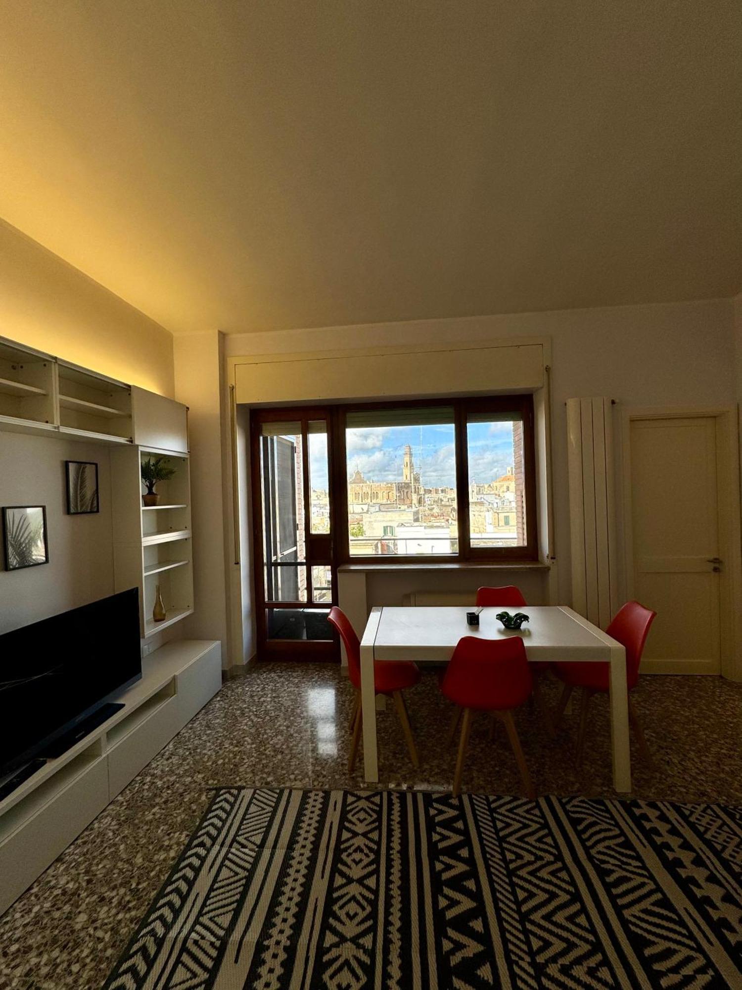 4 Balconi House- Appartamento Moderno A เลชเช ภายนอก รูปภาพ