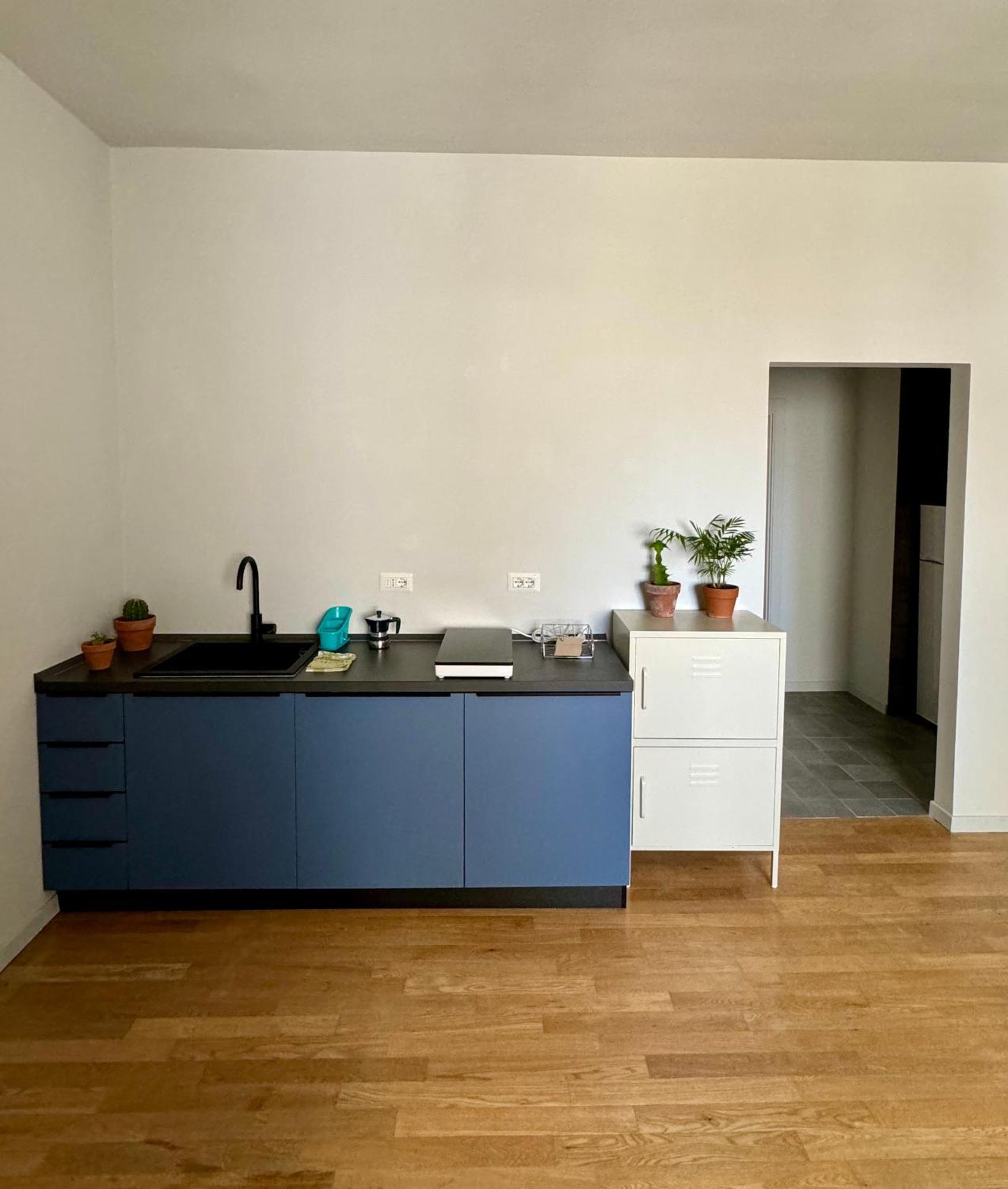 4 Balconi House- Appartamento Moderno A เลชเช ภายนอก รูปภาพ